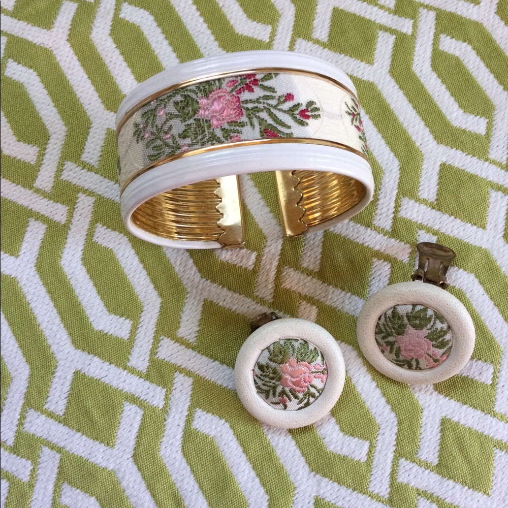 Vintage & Rare - Costume / Ribbon Cuff Bracelet & Clip on 
Earring Set.